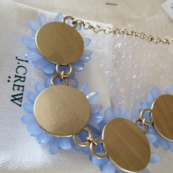 New J. CREW Flower Statement Necklace Periwinkle Blue Lucite Clear Rhinestone - Picture 3 of 4